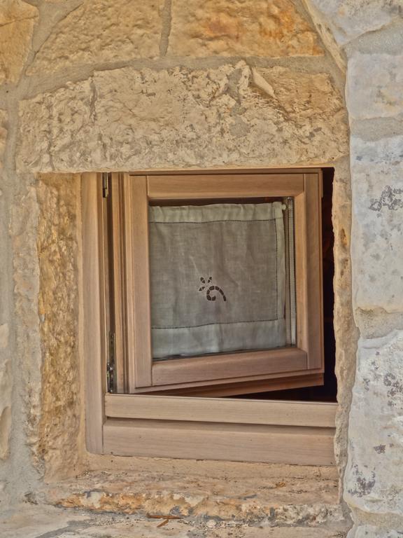 Borgo Sardedda Suites Локоротондо Номер фото